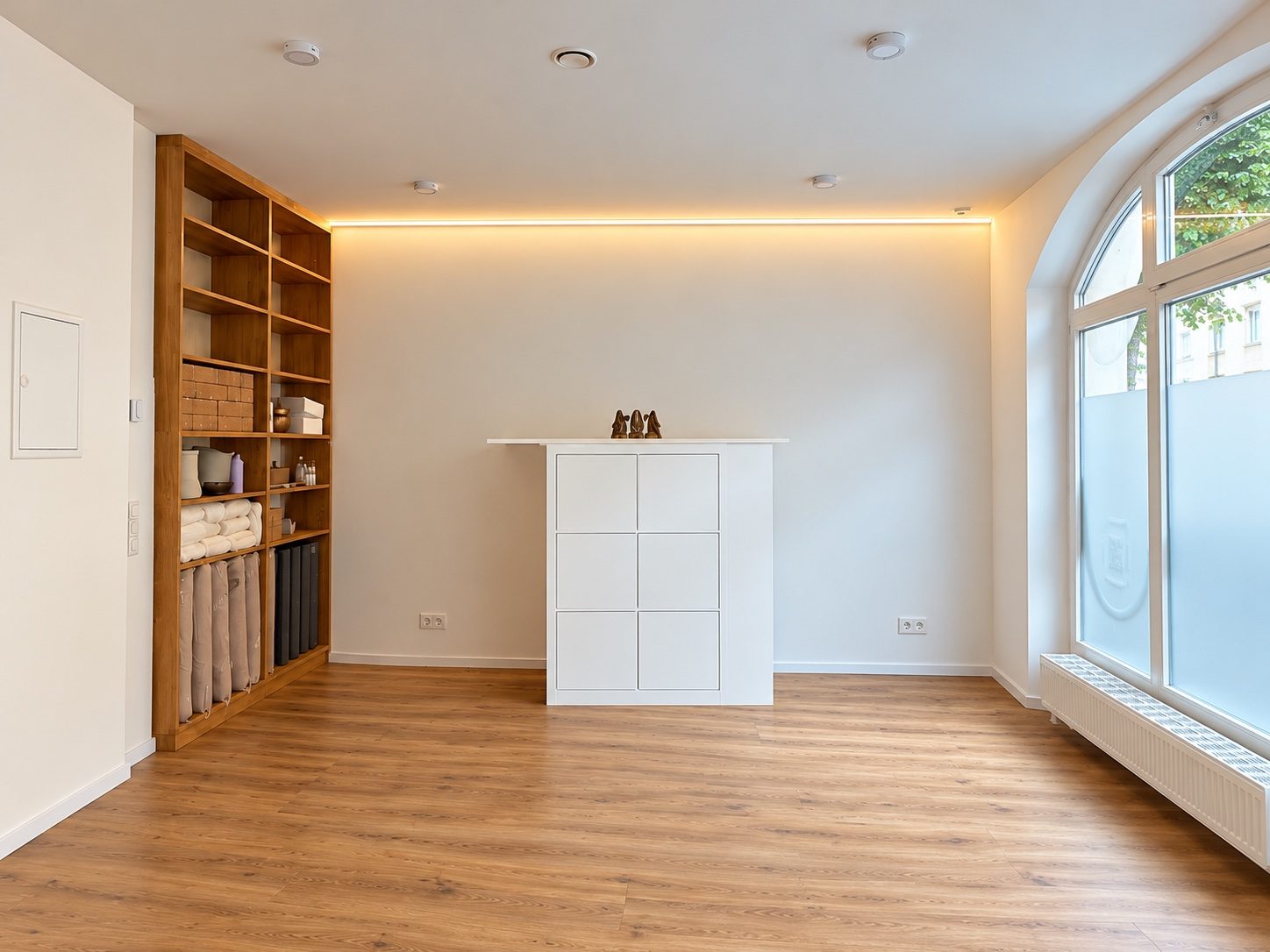 Yoga-Studio Baden mit indirekter Beleuchtung